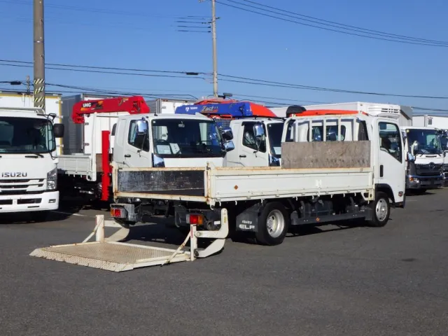 いすゞ エルフ TPG-NPR85AR(2WD)の写真4