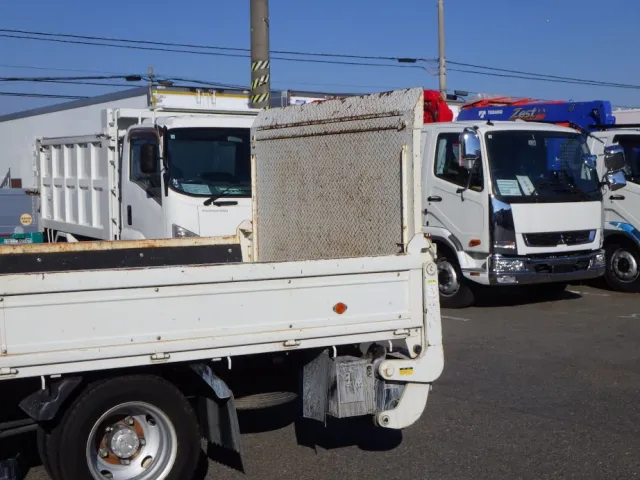 ゲートの格納状態です。|いすゞ エルフ TPG-NPR85AR(2WD)の写真13