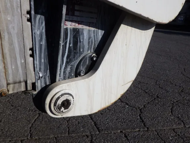 ボディー後方の助手席側に塗料のタレがあります。|いすゞ エルフ TPG-NPR85AR(2WD)の写真31