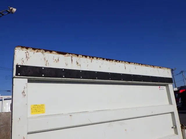 ゲートにキズ・サビがあります。|いすゞ エルフ TPG-NPR85AR(2WD)の写真34
