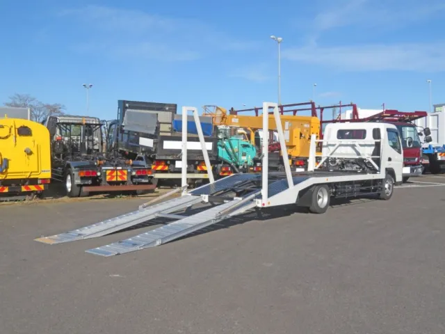 三菱 キャンター 2PG-FEB80(2WD)の写真4