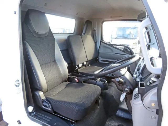 三菱 キャンター 2PG-FEB80(2WD)の写真6