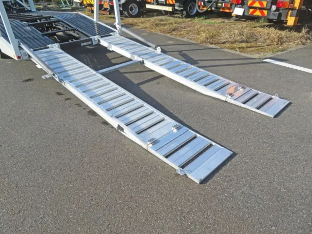 三菱 キャンター 2PG-FEB80(2WD)の写真12