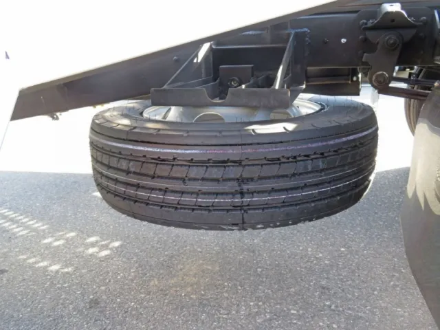 三菱 キャンター 2PG-FEB80(2WD)の写真15