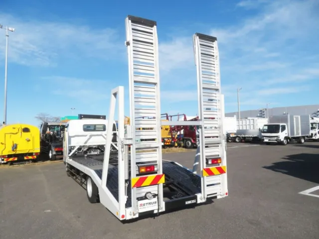 三菱 キャンター 2PG-FEB80(2WD)の写真17