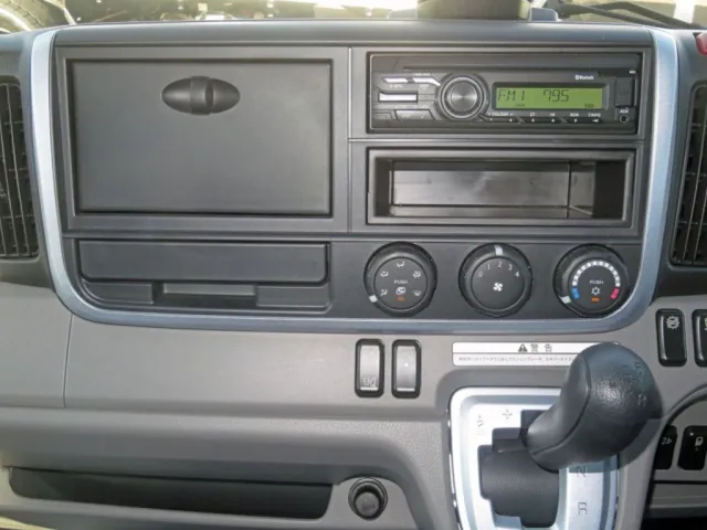 三菱 キャンター 2PG-FEB80(2WD)の写真45