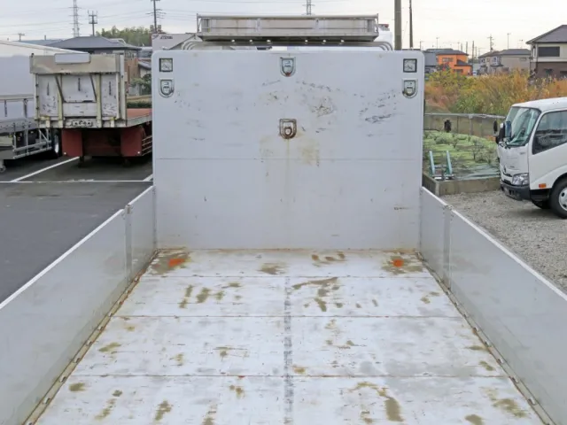 UDトラックス クオン 2PG-CG5CAの写真9