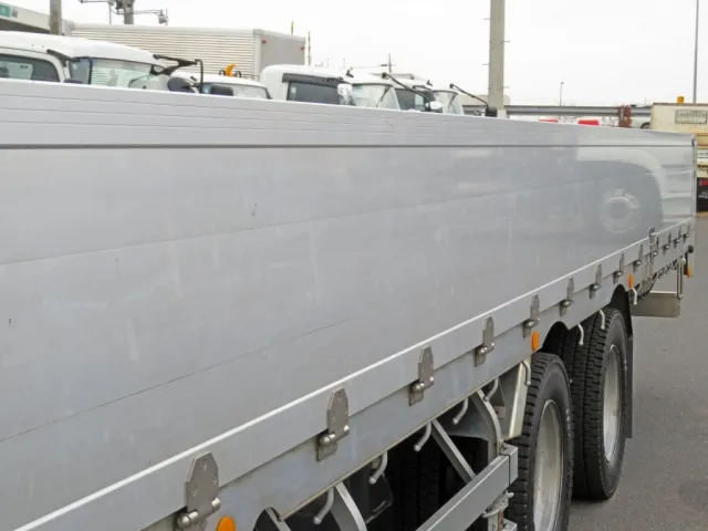 UDトラックス クオン 2PG-CG5CAの写真17