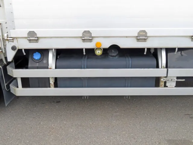 UDトラックス クオン 2PG-CG5CAの写真19