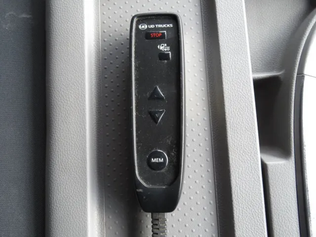 UDトラックス クオン 2PG-CG5CAの写真20
