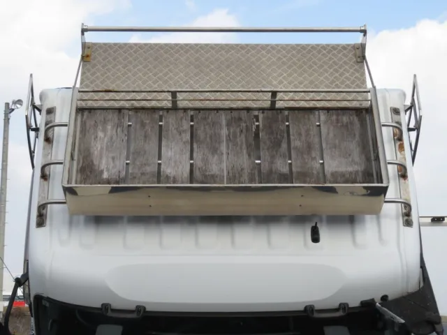 UDトラックス クオン 2PG-CG5CAの写真25