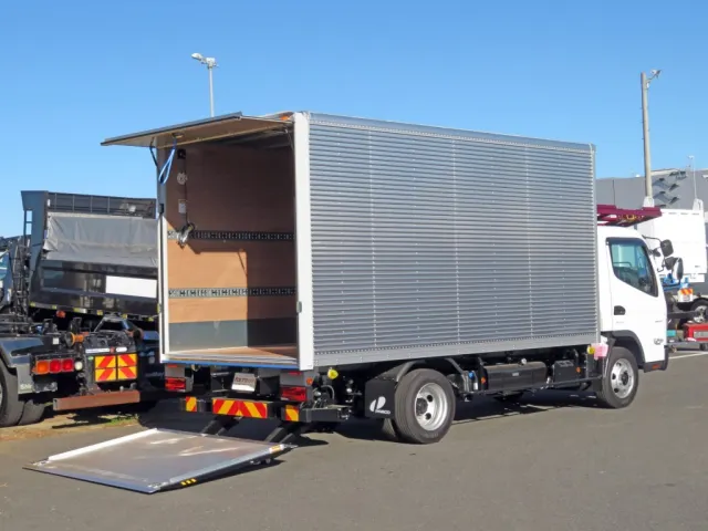 三菱 キャンター 2RG-FEB80(2WD)の写真4