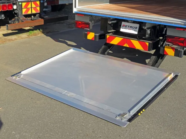 三菱 キャンター 2RG-FEB80(2WD)の写真12