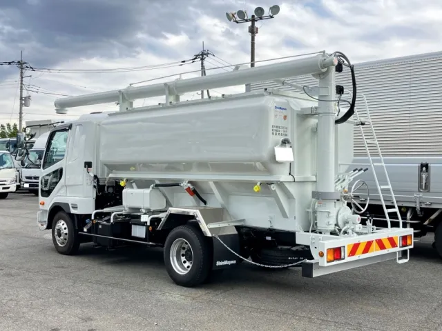 三菱 ファイター 2KG-FK62F(2WD)の写真3