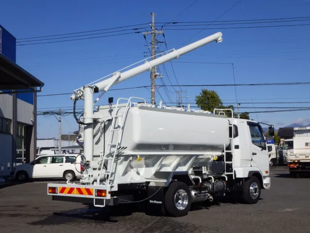 三菱 ファイター 2KG-FK62F(2WD)の写真4