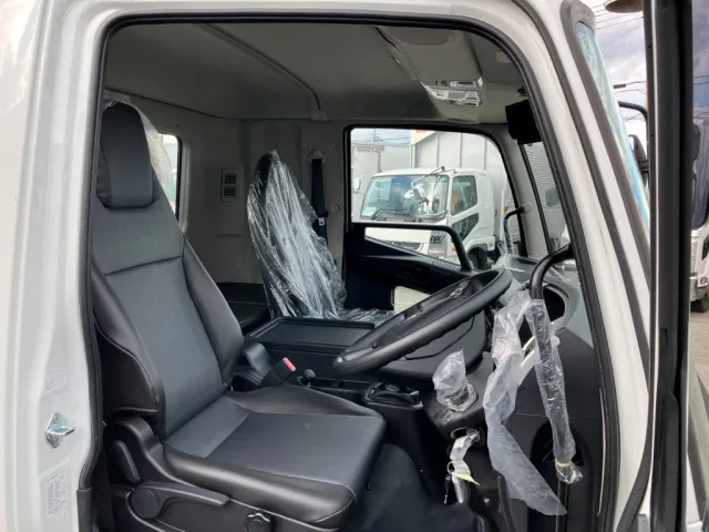 三菱 ファイター 2KG-FK62F(2WD)の写真5