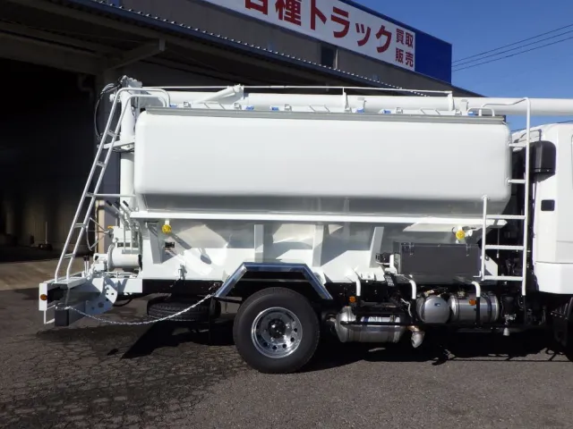 タンクの外観状態です。|三菱 ファイター 2KG-FK62F(2WD)の写真15