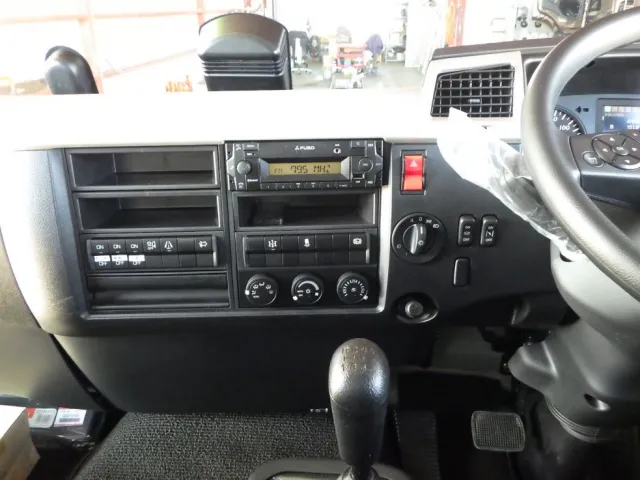 パネル周りの状態です。|三菱 ファイター 2KG-FK62F(2WD)の写真21