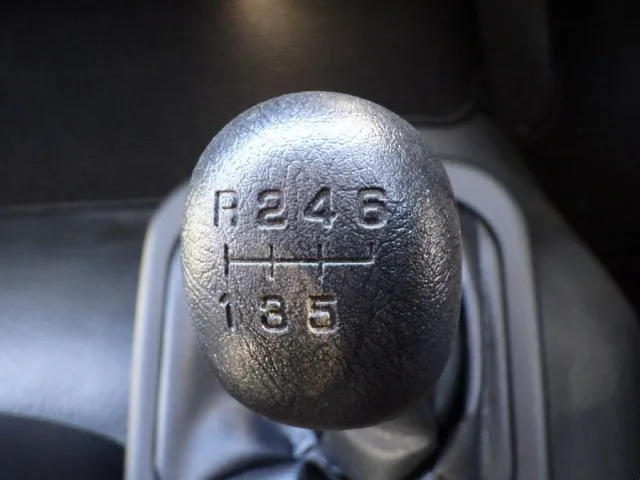 MT６速です。|三菱 ファイター 2KG-FK62F(2WD)の写真26