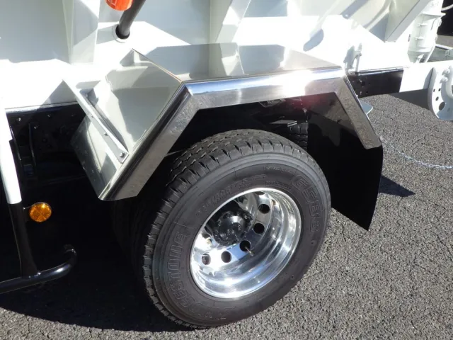 リヤフェンダーはステンレス製です。|三菱 ファイター 2KG-FK62F(2WD)の写真34