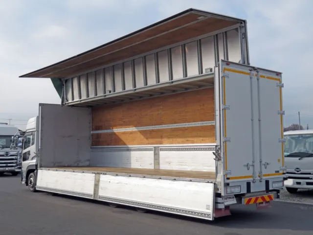 UDトラックス クオン 2PG-CG5CAの写真3