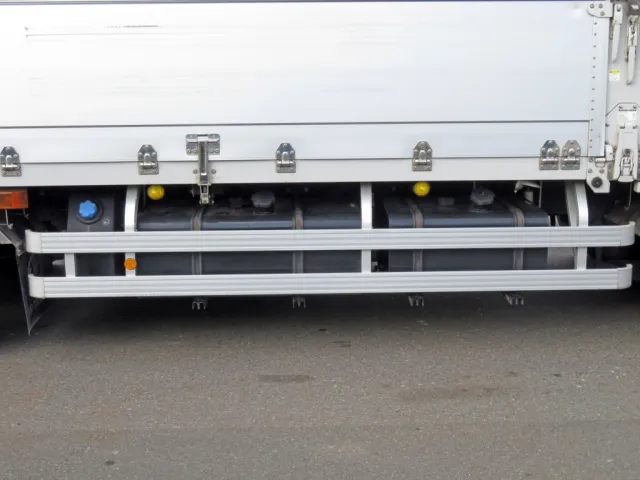 UDトラックス クオン 2PG-CG5CAの写真18