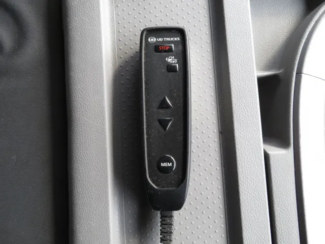 UDトラックス クオン 2PG-CG5CAの写真19
