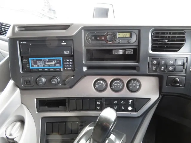 UDトラックス クオン 2PG-CG5CAの写真27