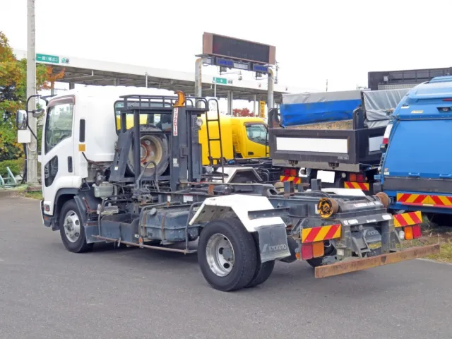 いすゞ フォワード TKG-FRR90S2(2WD)の写真3