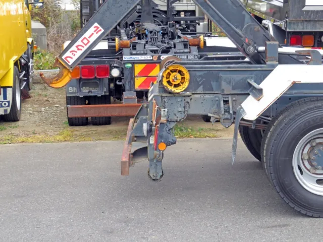 いすゞ フォワード TKG-FRR90S2(2WD)の写真8