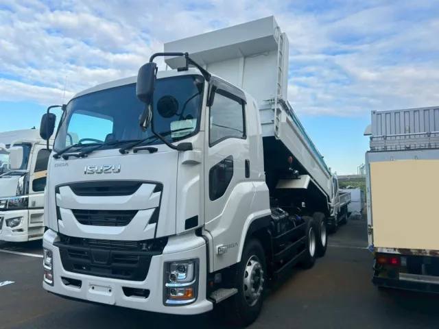 いすゞ ギガ 2RG-CXZ77DTの写真1