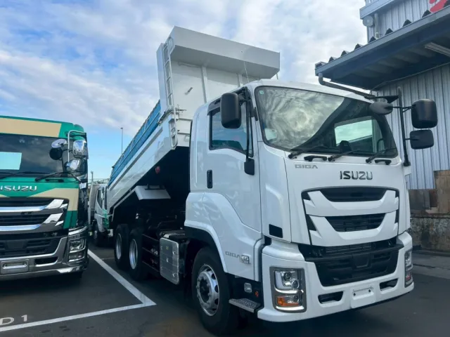 いすゞ ギガ 2RG-CXZ77DTの写真2