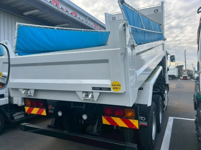 いすゞ ギガ 2RG-CXZ77DTの写真4