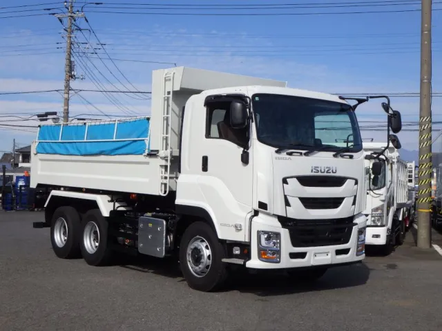 いすゞ ギガ 2RG-CXZ77DTの写真2