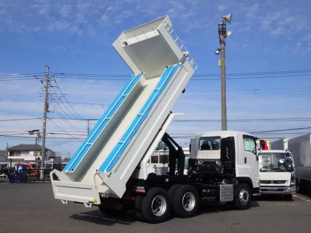 いすゞ ギガ 2RG-CXZ77DTの写真4