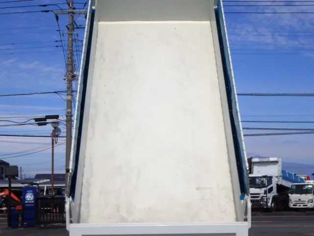 床の状態です。|いすゞ ギガ 2RG-CXZ77DTの写真8