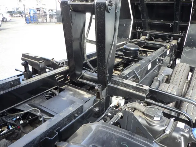 シャーシの状態です。|いすゞ ギガ 2RG-CXZ77DTの写真10