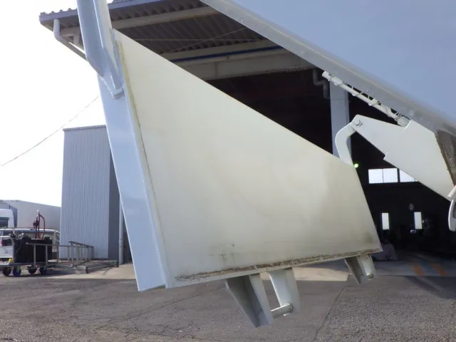 ゲート裏側の状態です。|いすゞ ギガ 2RG-CXZ77DTの写真12