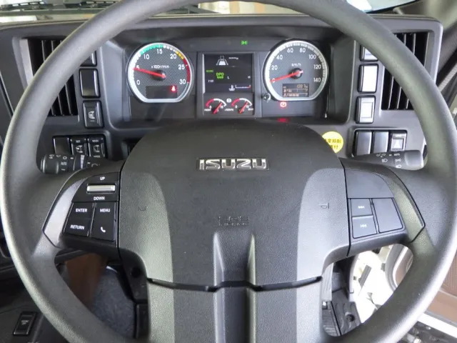 いすゞ ギガ 2RG-CXZ77DTの写真21