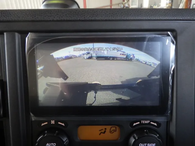 バックモニター付きです。|いすゞ ギガ 2RG-CXZ77DTの写真23