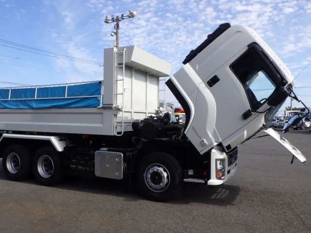 いすゞ ギガ 2RG-CXZ77DTの写真32