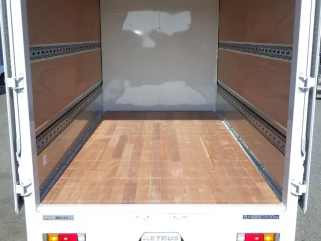 床板の状態です。|三菱 キャンター 2PG-FEB80(2WD)の写真10