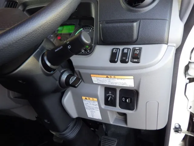 三菱 キャンター 2PG-FEB80(2WD)の写真19