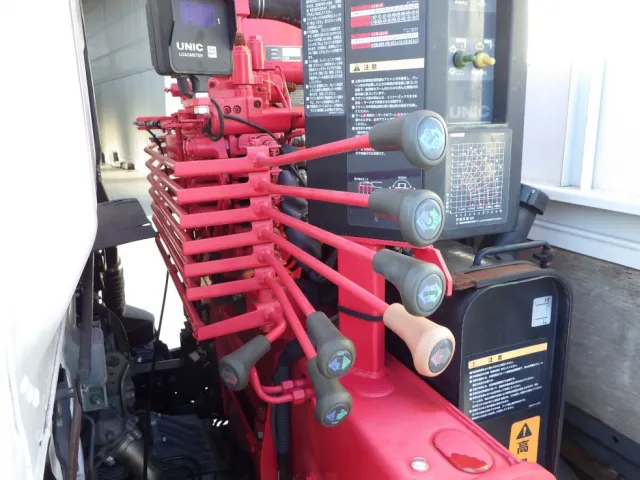 クレーンの操作レバーです。|三菱 キャンター TKG-FEB80(2WD)の写真12