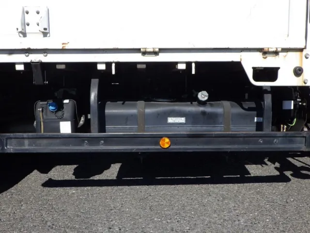 燃料タンクは100Lです。|三菱 キャンター TKG-FEB80(2WD)の写真16