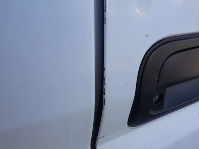 運転席側ドアにキズがあります。(助手席側にもあります)|三菱 キャンター TKG-FEB80(2WD)の写真21