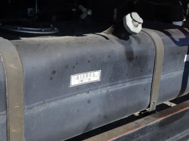燃料タンクにヘコミがあります。|三菱 キャンター TKG-FEB80(2WD)の写真31