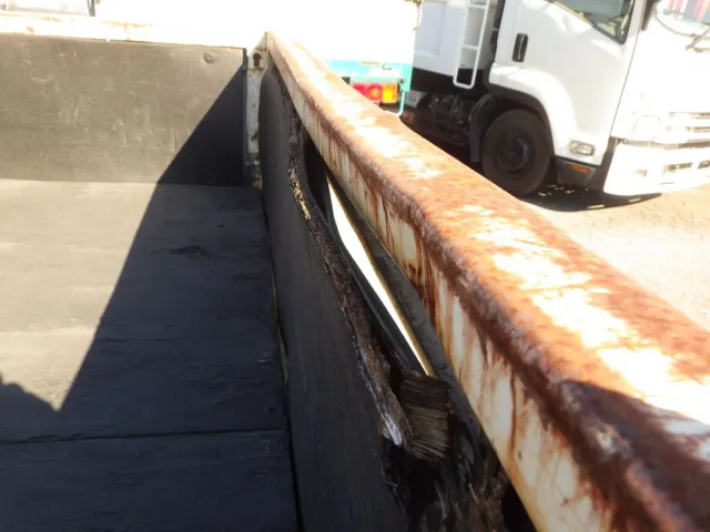 各内板に反りがあります。|三菱 キャンター TKG-FEB80(2WD)の写真38