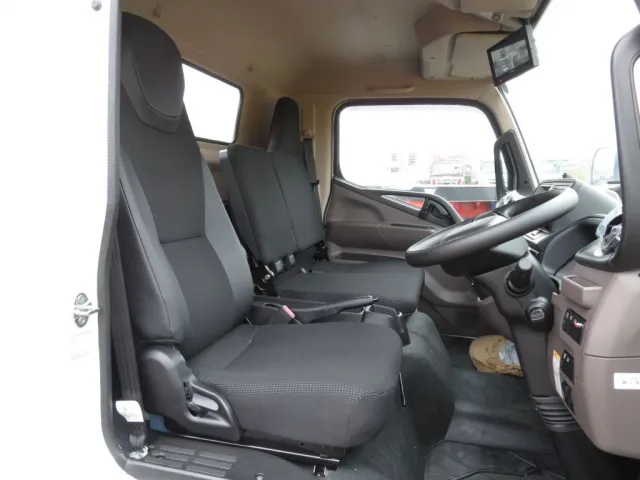 三菱 キャンター 2RG-FEB80(2WD)の写真6