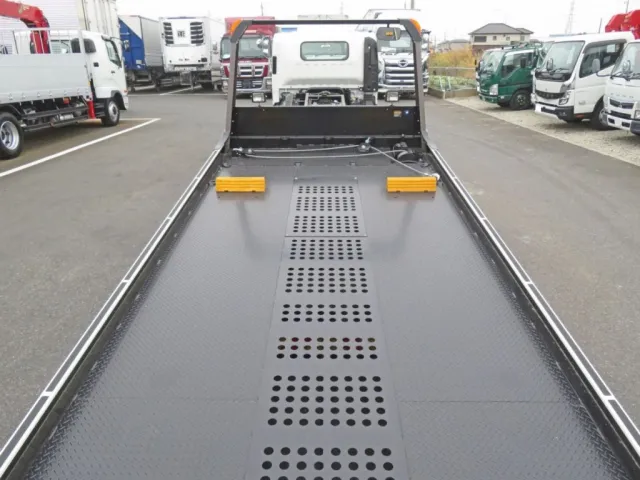 いすゞ エルフ 2RG-NPR88AM(2WD)の写真8